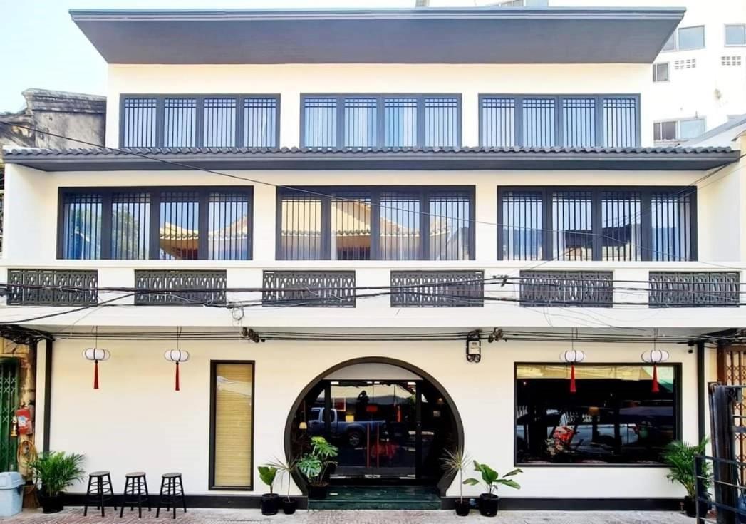 Caiyong Hometel & Cafe'S Studio Bangkok Exterior photo